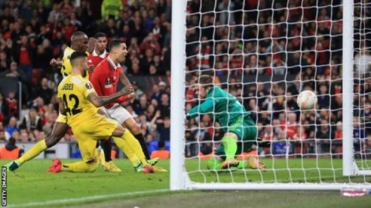 Ronaldo scores as Man United win sets up group decider