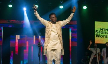 Perez Musik Makes His Debut Appearance on MTN Stands In Worship Stage