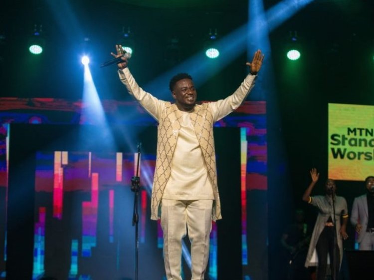 Perez Musik Makes His Debut Appearance on MTN Stands In Worship Stage